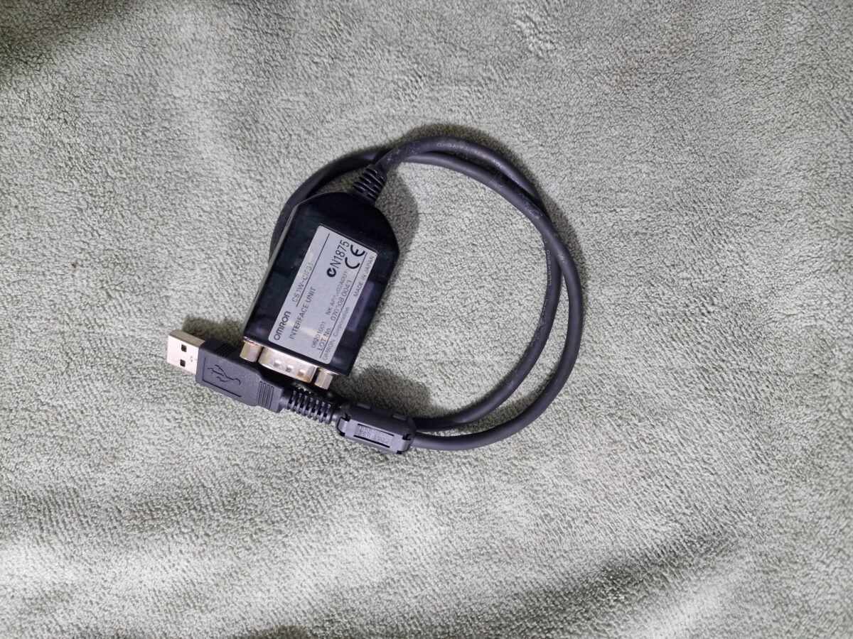 The CS1W-CIF31 USB-Serial Conversion Cable connects CS/CJ/CP Series, C Series, CVM1/CV Series of OMRON PLC (Programmable Controller) or PT (Programmable Terminal) to a personal computer's USB port. – Image 4