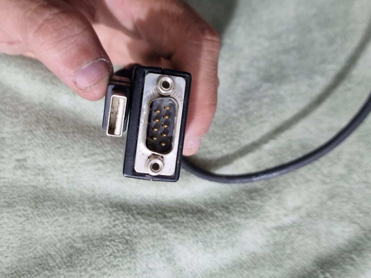 The CS1W-CIF31 USB-Serial Conversion Cable connects CS/CJ/CP Series, C Series, CVM1/CV Series of OMRON PLC (Programmable Controller) or PT (Programmable Terminal) to a personal computer's USB port. – Image 3