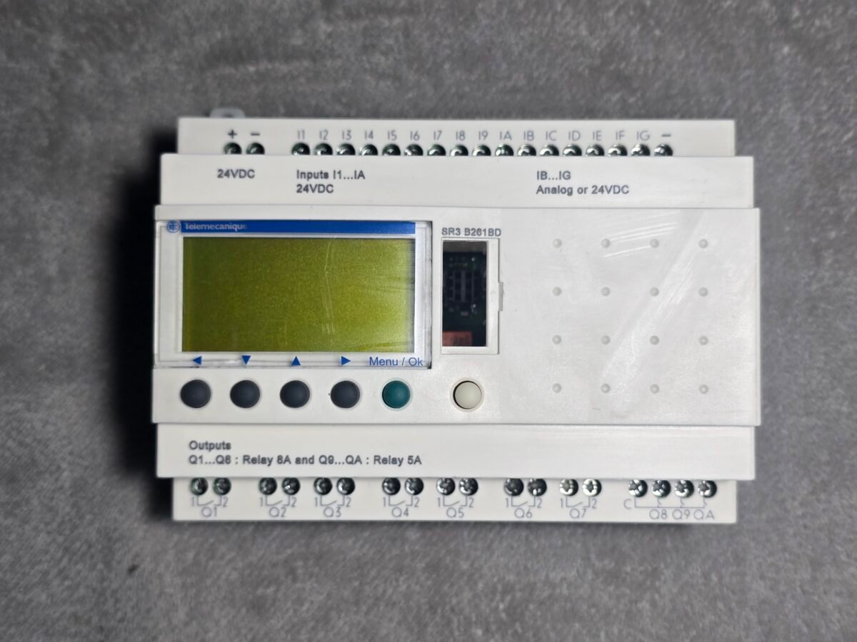 Unité centrale PLC Zelio Logic SR3B261BD – Image 1