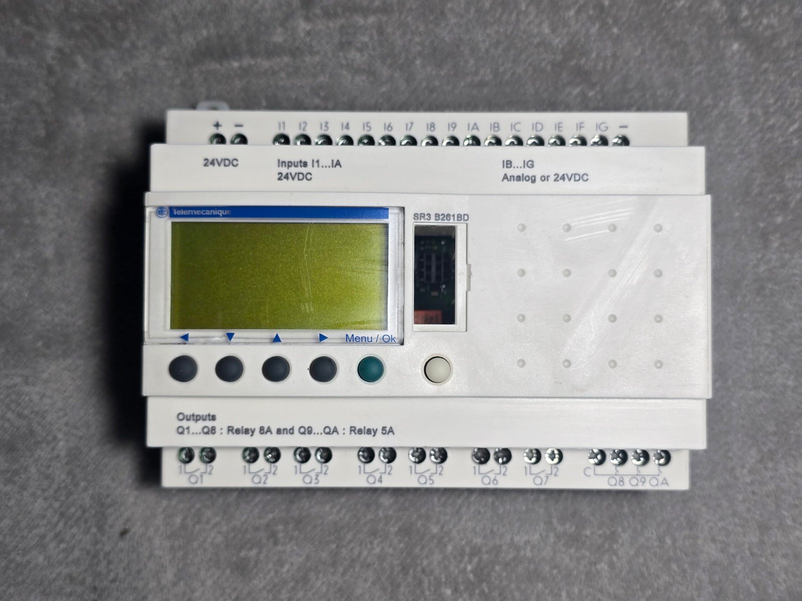 Unite-centrale-PLC-Zelio-Logic-SR3B261BD Unité centrale PLC Zelio Logic SR3B261BD – Image 1