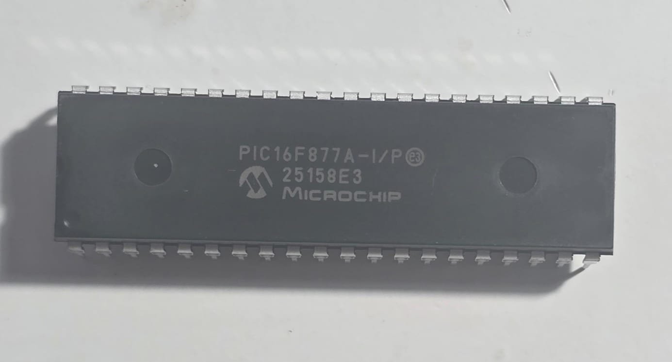 PIC 16F877A-IP-Microcontrôleur.webp PIC 16F877A-IP-Microcontrôleur – Image 1