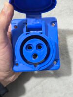 Socle de Prise Encastrable 16A 2P+T IP44 - Famatel 23230 – Image 3