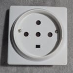 Socle de Prise 32A 3P+N+T avec Terre - Legrand 055817