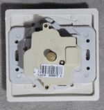 Socle de Prise 32A 3P+N+T avec Terre - Legrand 055817 – Image 2